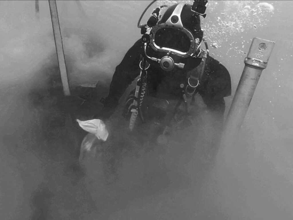 Underwater Construction Team
